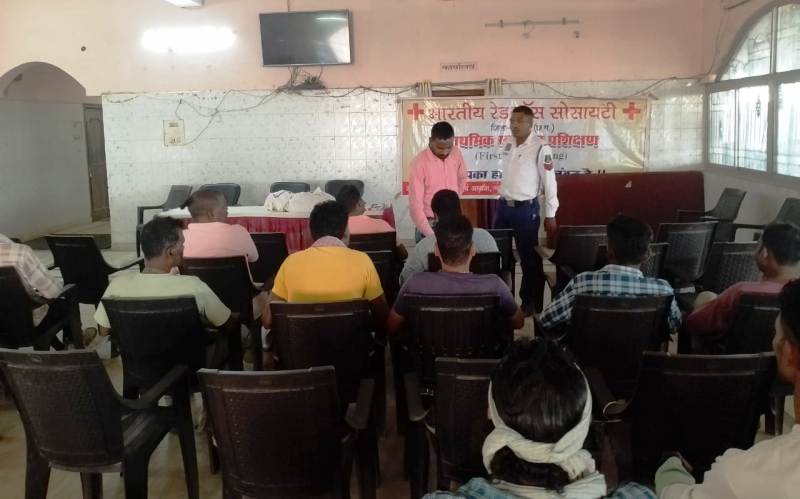 जशपुर पुलिस और प्रशासन की अनूठी पहल : पत्थलगांव में सड़क सुरक्षा मितानों का तीन दिवसीय प्रशिक्षण कार्यक्रम संपन्न, जशपुर पुलिस ने बढ़ाया जनजागरूकता का दायरा, सड़क सुरक्षा मितानों के लिए रेड क्रॉस सोसायटी के सहयोग से प्रशिक्षण कार्यक्रम का सफल समापन.