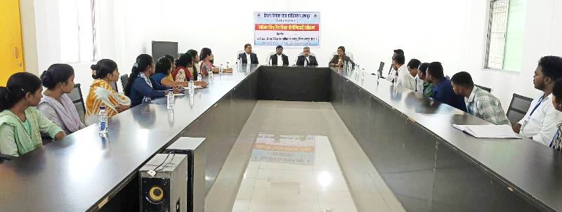 न्याय पहुंचाने का नया संकल्प! जशपुर में पैरालीगल वॉलिटियर प्रशिक्षण में 22 अधिकार मित्र हुए शामिल, समाज के कमजोर वर्गों को मिलेगी कानूनी ताकत