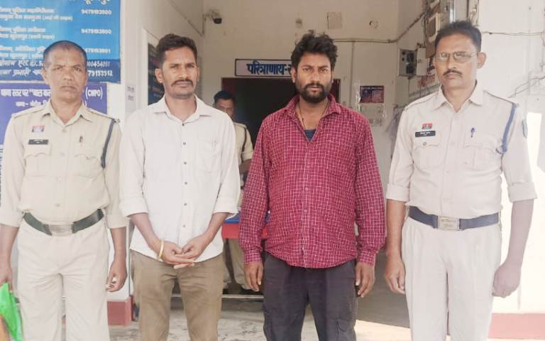 कोयला ट्रांसपोर्टिंग में बड़ा फर्जीवाड़ा उजागर — नकली दस्तावेज़ से भार क्षमता बढ़ाकर कर रहे थे अवैध कमाई, पुलिस ने पकड़ा