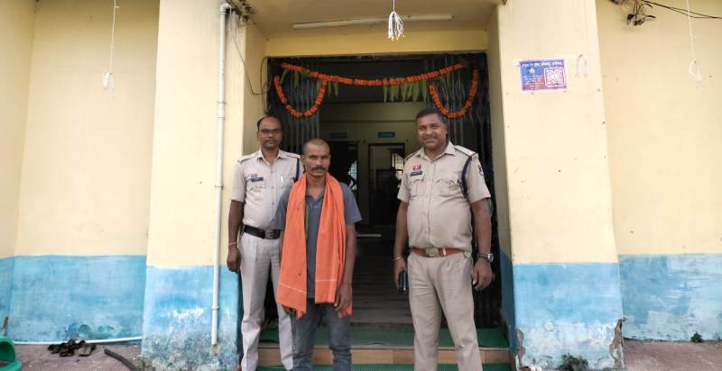 पुलिस की कड़ी कार्रवाई : अवैध विद्युत कनेक्शन से हुई करंट हादसे में महिला की मौत, तार जब्त, गैर इरादतन हत्या के मामले में लखनपुर पुलिस द्वारा आरोपी सूरज राजवाड़े गिरफ्तार.