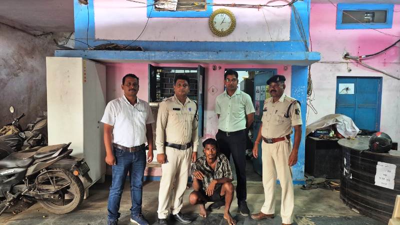 पुलिस की बड़ी सफलता : शादी का झांसा देकर दुष्कर्म का दो साल से फरार आरोपी करन सारथी गिरफ्तार, भेजा गया न्यायिक रिमांड पर.