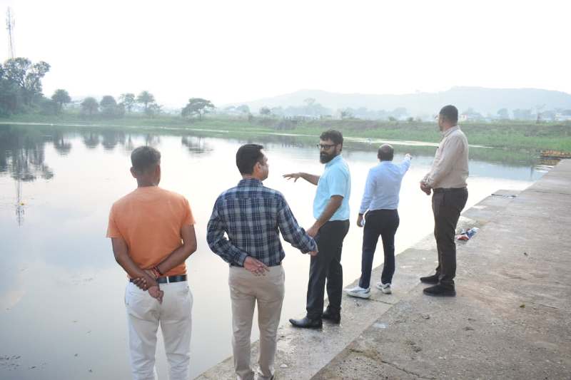 जशपुर : कलेक्टर रोहित व्यास ने छठ घाटों का निरीक्षण कर श्रद्धालुओं की सुविधा और सुरक्षा व्यवस्था का लिया जाएगा