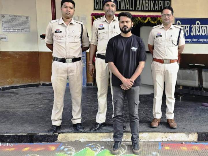 पुलिस की बड़ी कार्रवाई : गाड़ी चलाने के विवाद में युवक पर हमला, हत्या के प्रयास के आरोपी कोतवाली पुलिस के शिकंजे में, बलेनो कार और डंडा जप्त, अंबिकापुर कोतवाली पुलिस ने आरोपी को किया गिरफ्तार, एक फरार.