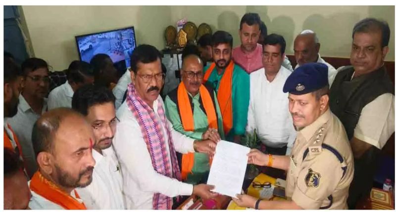 फेसबुक पर कांग्रेसियों के आपत्तिजनक पोस्ट पर भाजपा ने पुलिस को आवेदन सौंपा, कड़ी कार्रवाई की मांग