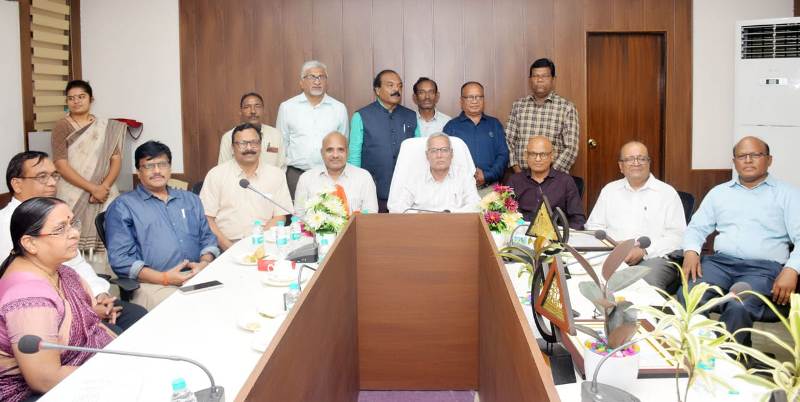 विद्युत आपूर्ति के Silent Heroes को सलाम – सीएसपीटीसीएल में सेवानिवृत्त कर्मियों को दी गई सम्मानजनक विदाई