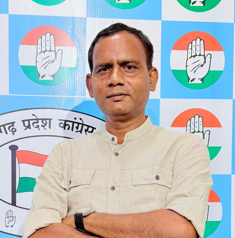 स्कॉलरशिप के लिए बैंक-CSC के चक्कर, फिर भी राहत नहीं: अव्यावहारिक शर्तों से अनुसूचित जाति-जनजाति और पिछड़ा वर्ग के छात्रों का हक छीना जा रहा है — सुरेन्द्र वर्मा का आरोप