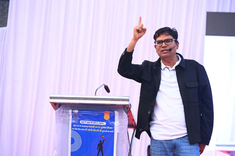 संघर्ष, मेहनत और आत्मविश्वास सफलता की कुंजी: रायगढ़ करियर कॉन्क्लेव में वित्त मंत्री ओपी चौधरी की घोषणा—100 से अधिक मेधावी विद्यार्थियों को मिलेगा 5-5 हजार स्वेच्छानुदान