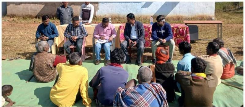 प्रधानमंत्री आवास योजना ग्रामीण: जशपुर के पहाड़ी करादरी पंचायत में जनमन आवास हितग्राहियों हेतु प्रगति चौपाल का आयोजन