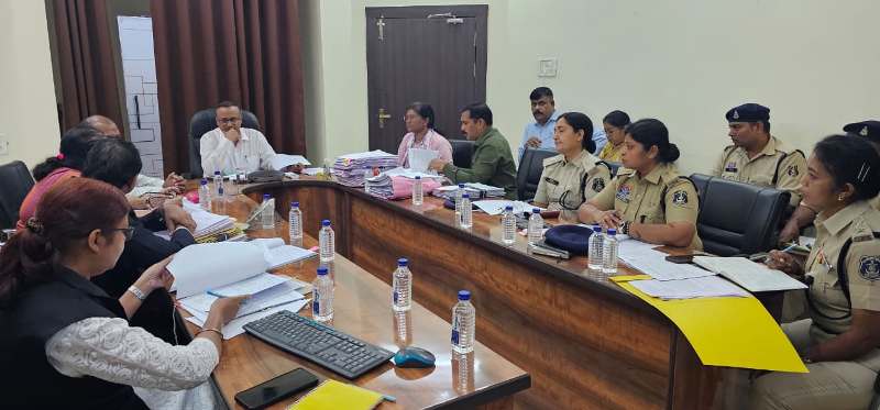 आईजी दुर्ग रेंज की समीक्षा बैठक: 320 से अधिक दोषमुक्ति प्रकरणों की समीक्षा, अपराधियों पर होगी कड़ी कार्रवाई