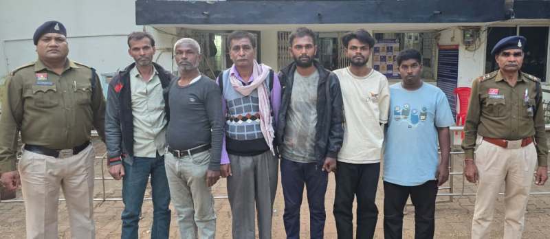 ईदगाह के पास हुए फायरिंग मामले में 06 आरोपियों पर पुलिस ने की बड़ी कार्यवाही, घटना शिवम् साव हत्या से जुड़ा, शेष आरोपियों की तलाश जारी