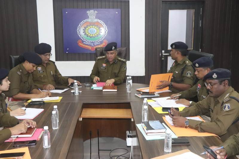 दुर्ग में अपराधियों की खैर नहीं! SSP की बड़ी बैठक—सक्रिय बदमाश, चाकूबाज़ और नशेड़ी होंगे अब सीधा पुलिस रडार पर
