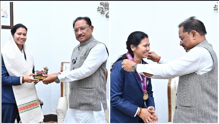 छत्तीसगढ़ की बेटी आकांक्षा सत्यवंशी ने वर्ल्ड कप विजेता महिला क्रिकेट टीम में निभाई अहम भूमिका, मुख्यमंत्री साय ने किया सम्मानित