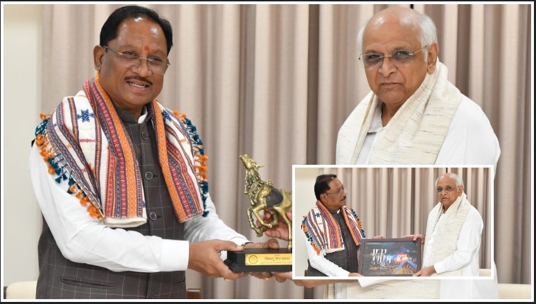 छत्तीसगढ़ की लोककला पहुँची गुजरात तक — मुख्यमंत्री साय ने भूपेंद्र पटेल को भेंट की ‘बस्तर आर्ट’ और ‘बस्तर दशहरा’ की Coffee Table Book