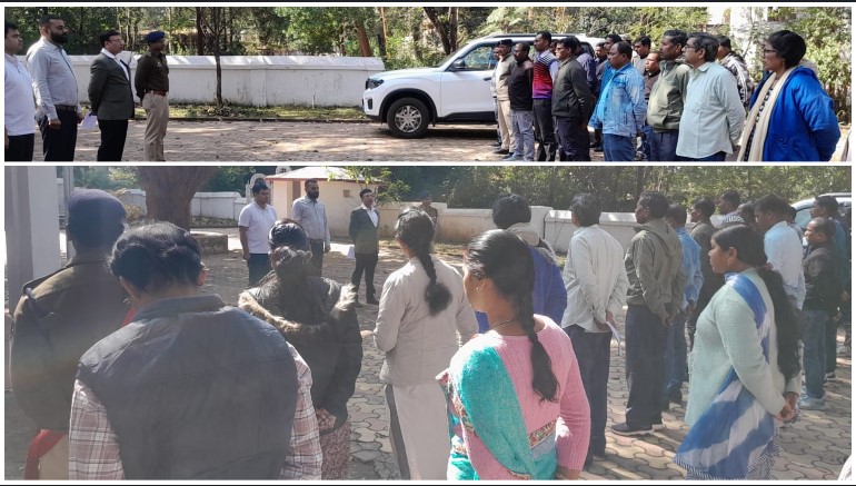 संविधान दिवस पर जशपुर पुलिस का संदेश: एसएसपी शशि मोहन सिंह ने दिलाई प्रस्तावना की शपथ, अधिकारी-कर्मचारी हुए संकल्पित