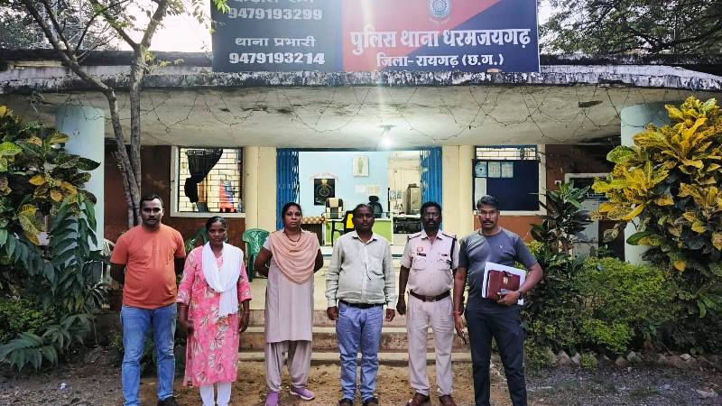 धरमजयगढ़ पुलिस की सख्त कार्रवाई : खम्हार रोड एक्सीडेंट केस में बड़ा खुलासा, नाबालिग चला रही थी कार – तीन की दर्दनाक मौत, खम्हार रोड हादसे में नाबालिग कार चालक समेत दो गिरफ्तार.