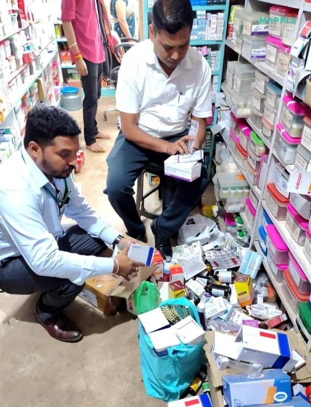 रायपुर में नकली बेस्टो कॉफ ड्राई सिरप बेचने का पर्दाफाश, औषधि विभाग की सख्त कार्रवाई में संचालक सीताराम साहू गिरफ्तार