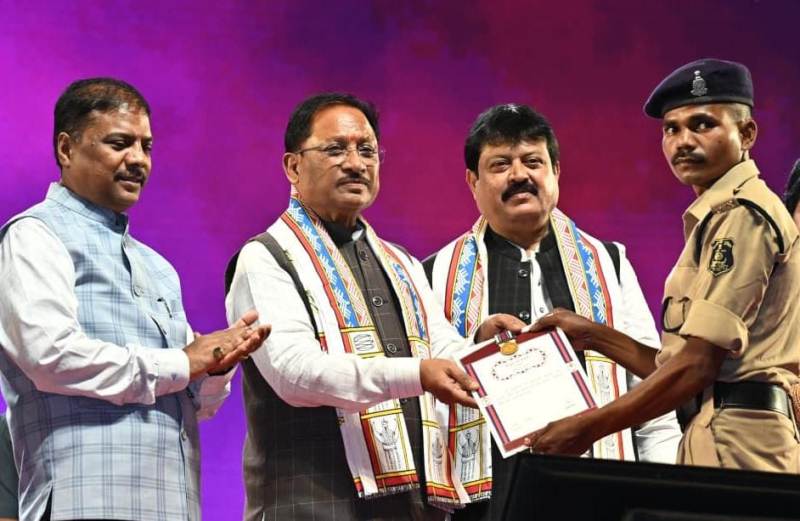 अटल से मोदी तक छत्तीसगढ़ का सफर: विष्णु देव साय बोले – 25 वर्षों में बदल गई तस्वीर, नक्सल क्षेत्र बना विकास का केंद्र