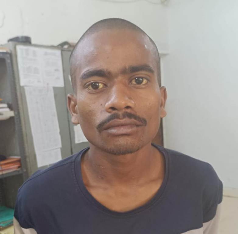 दो दिन में चोरी और तीसरे दिन गिरफ्तारी! पुलिस की तेज कार्रवाई से बाइक चोर करण ध्रुव उर्फ बादशाह सलाखों के पीछे