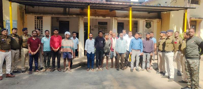 डीआईजी-एसएसपी के निर्देश पर पुलिस की सख्त पहल, बदमाशों की निगरानी में तेजी — 14 संदिग्धों पर कार्रवाई