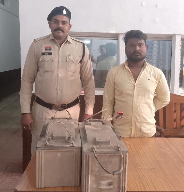 सीमेंट प्लांट ट्रक यार्ड में चोरी की कोशिश नाकाम! स्कॉर्पियो में बैटरी लेकर भागने वाला चोर रंगे हाथों गिरफ्तार