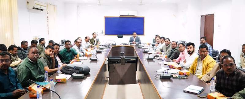 धान खरीदी सीजन की तैयारी तेज़! जशपुर के सभी 46 उपार्जन केंद्रों में स्टाफ की व्यवस्था, अपर कलेक्टर ने दिए जरूरी निर्देश