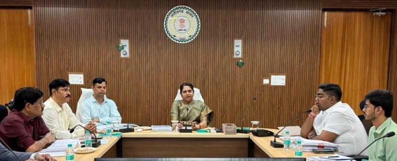 “मिलावट बर्दाश्त नहीं!” आबकारी विभाग की समीक्षा बैठक में सचिव आर. शंगीता का कड़ा संदेश — शराब दुकानों की निगरानी होगी अब 24 घंटे सीसीटीवी से