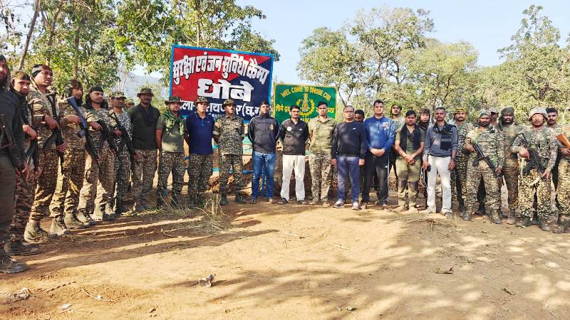 नक्सल मुक्त बस्तर की ओर बड़ा कदम: एक साल में 17 कैम्प, ग्राम धोबे में सुरक्षा व कनेक्टिविटी को नई मजबूती