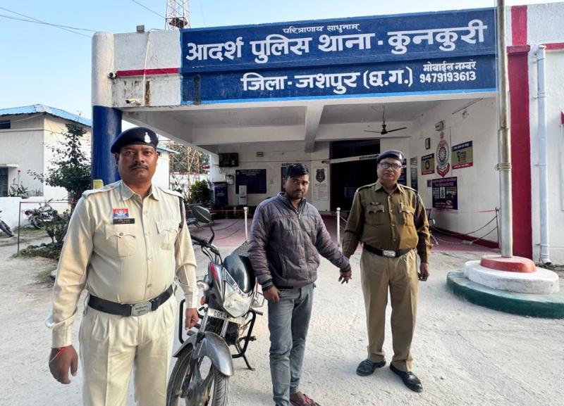 22 साल की युवती से धमकी देकर दो बार रेप, हुई गर्भवती — आरोपी दशरथ यादव को कुनकुरी पुलिस ने दबोचा, भेजा न्यायिक रिमांड