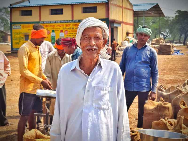 धान खरीदी में क्रांति! निपानी के 70+ बुजुर्ग किसान कोल्हु राम साहू ने मोबाइल ऐप से टोकन लेकर रिकॉर्ड समय में किया धान विक्रय — व्यवस्था पर बोले “ऐसा पहली बार देखा”