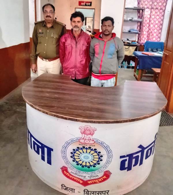 बुजुर्ग पिता से गाली-गलौच कर जला दी दुकान : शराब के पैसों के लिए पिता से मारपीट और दुकान में आग, पुत्र व साथी के खिलाफ गंभीर धाराओं में एफआईआर, कोनी थाना ने दो आरोपी किए गिरफ्तार.