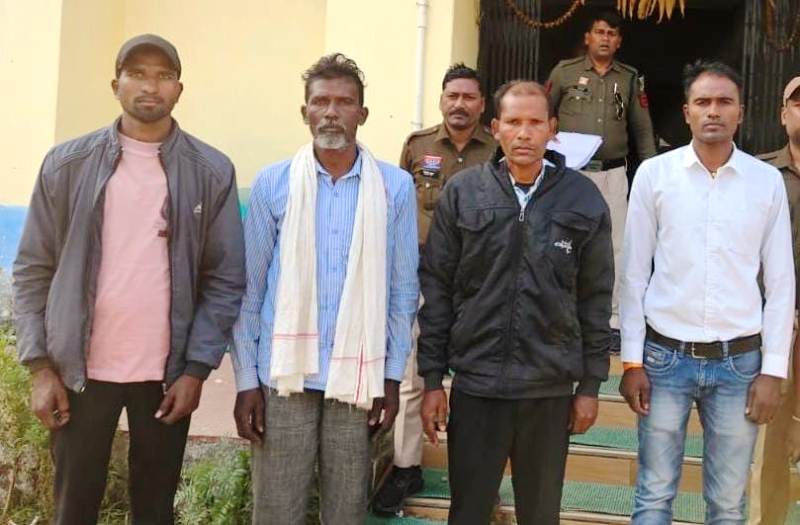 मारपीट में गंभीर चोट पहुंचा कर हत्या के प्रयास के मामले में छः आरोपी गिरफ्तार, पुलिस ने घटना-स्थल से डंडा भी किया जप्त, न्यायालय के समक्ष किया गया पेश।