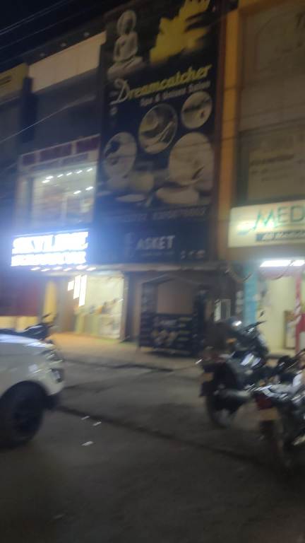 मसाज सेंटर में ‘गुप्त कक्ष’ से उजागर हुआ सेक्स रैकेट! महिला संचालिका और साथी रंगे हाथों गिरफ्तार—पुलिस ने किया बड़ा खुलासा