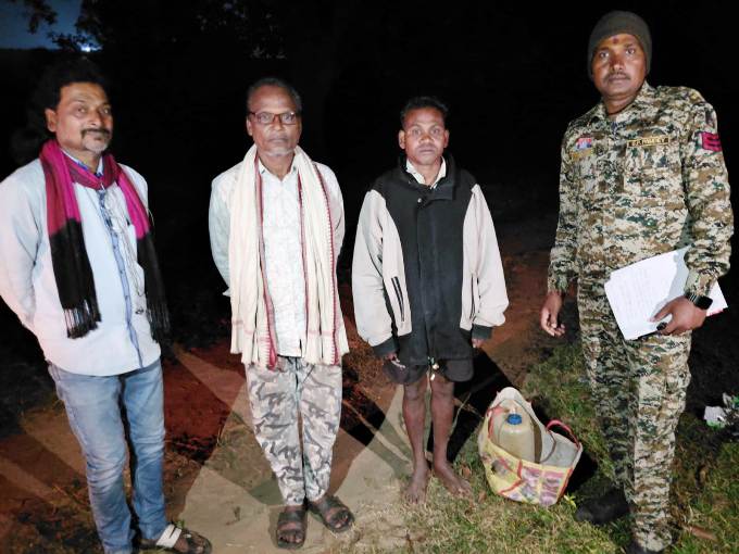 पुलिस की त्वरित कार्रवाई : हाईवे पर खड़े ट्रेलरों पर एफआईआर, अवैध शराब बिक्री पर भी गिरी गाज, सड़क पर खड़ी गाड़ियों और अवैध शराब कारोबारियों पर छाल पुलिस की ताबड़तोड़ कार्रवाई.