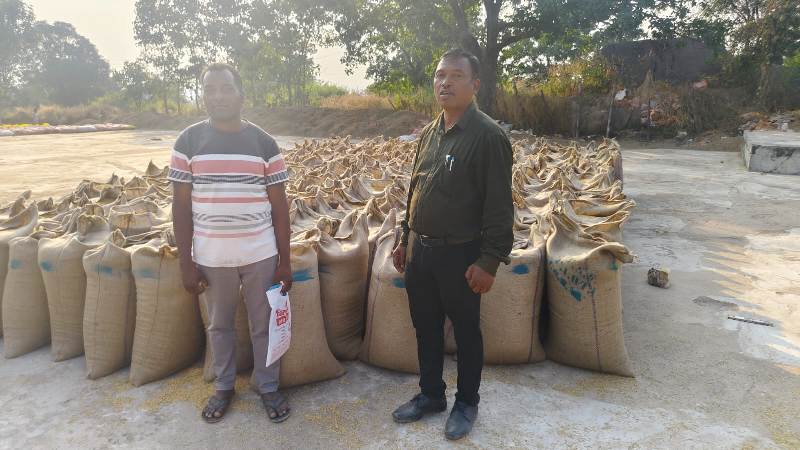 किसानों की आवाज: “धान खरीदी केंद्र में सबकुछ व्यवस्थित!”—तमता केंद्र की व्यवस्था की किसान अनिल कुमार भगत ने की खुलकर तारीफ़