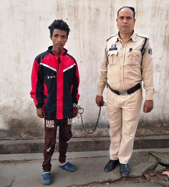 पुलिस का बड़ा खुलासा : रात के अंधेरे में चाकू की नोक पर लूट— रायपुर पुलिस ने 72 घंटे में आरोपी को दबोचा, लूट करने वाला रतन उर्फ़ राज महानंद गिरफ्तार.