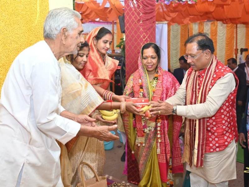 सलखंड में CM विष्णुदेव साय का बड़ा ऐलान! महतारी सदन और एनीकेट निर्माण का वादा—मां महालक्ष्मी पूजन में उमड़ा जनसागर