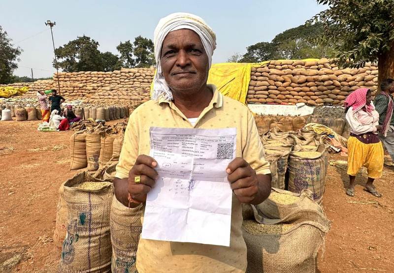 टोकन ऐप से लेकर त्वरित तौल तक—धमतरी के उपार्जन केंद्र बने ‘अतिउत्साह’ के केंद्र, किसानों ने कहा: पहली बार इतनी आसान खरीदी