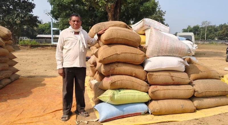 नारायणपुर के बाबूलाल ने लिखी प्रेरक कहानी: 40 क्विंटल धान बेचकर बदल दी जिंदगी, समर्थन मूल्य बना भाग्य बदलने की शुरुआत