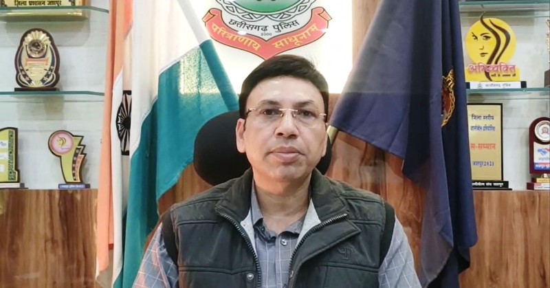 जशपुर पुलिस की आमजनों से सोशल मीडिया पर जुड़ने की अपील : Instagram–Facebook–Twitter पर सक्रिय हुई जशपुर पुलिस, सीधे साझा करें समस्या और सुझाव, नागरिकों से संवाद बढ़ाने पर जोर.