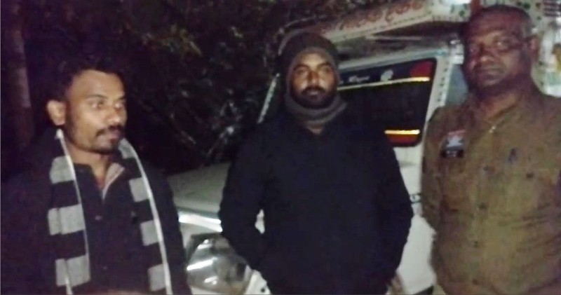 धान तस्करी पर पुलिस का शिकंजा : लोदाम में जशपुर पुलिस की बड़ी कार्रवाई, रात के अंधेरे में धान खपाने की साजिश नाकाम, झारखंड सीमा से 92 हजार का 40 क्विंटल अवैध धान जब्त.