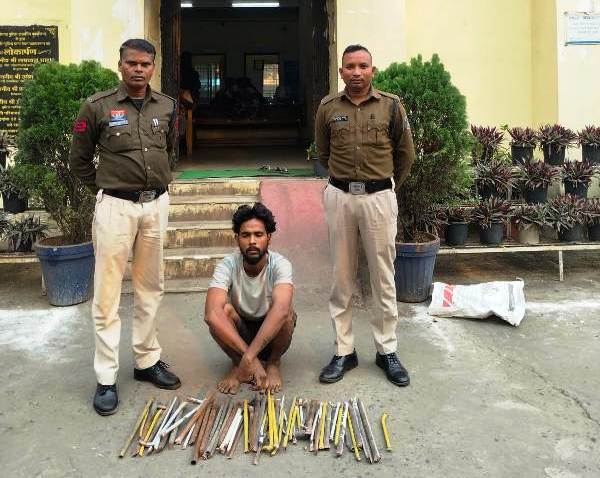 अस्पताल में पाइप-उपकरण चोरी : निर्माणाधीन कल्याण अस्पताल में हाई-प्रोफाइल चोरी का खुलासा, चक्रधरनगर पुलिस ने चौथे फरार आरोपी विशाल गुप्ता को किया गिरफ्तार