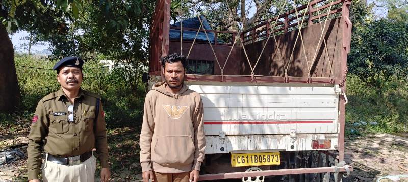 ऑपरेशन अंकुश में बड़ी सफलता : लगातार तलाश के बाद पकड़ा गया मुख्य आरोपी, फरार गौ-तस्कर शिवचरण चढ़ा पुलिस के हत्थे, पिक-अप वाहन भी जप्त, जशपुर पुलिस ने जांजगीर से दबोचा गौ-तस्कर शिवचरण को, भेजा जेल