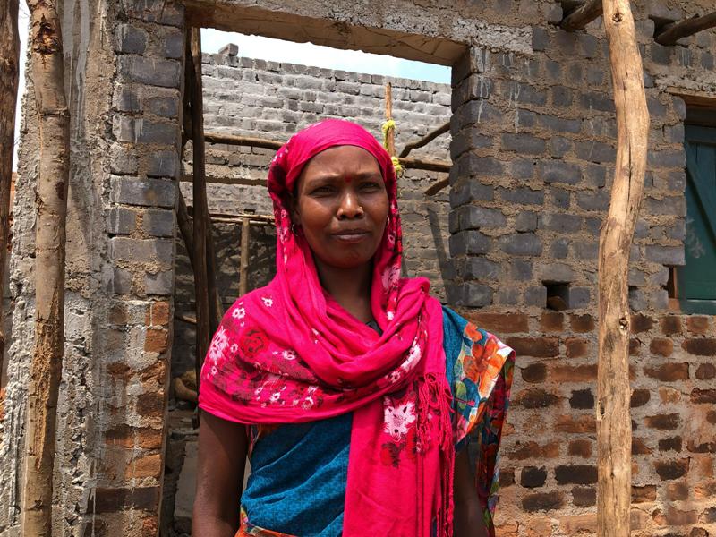 बिरजमनी के जीवन में उजियारा: पीएम आवास योजना से मिला पक्का मकान, महतारी वंदन योजना से मिल रहा आर्थिक संबल