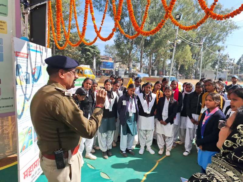 अत्याधुनिक कानूनी शिक्षा की पहल: एएसपी ने बालिकाओं को BNS, BNSS और भारतीय साक्ष्य अधिनियम के महत्वपूर्ण प्रावधान समझाए