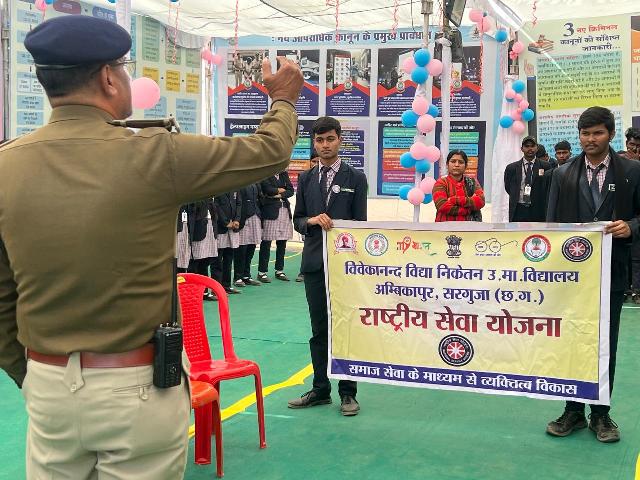 एसएसपी के निर्देशन में नई कानून प्रदर्शनी: छात्र-छात्राओं को न्यायिक बदलाव, साइबर क्राइम और यातायात नियमों की दी विस्तृत जानकारी