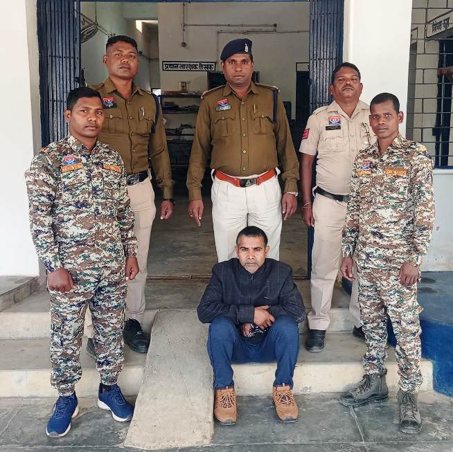 उत्तर प्रदेश-ओडिशा गांजा तस्करी का पर्दाफाश : जोबी पुलिस ने मुखबीर की सूचना पर दबिश देकर पकड़ा फरार आरोपी, अंतर्राज्यीय गांजा तस्कर लवकेश पांडे झारसुगुड़ा से गिरफ्तार,भेजा गया न्यायिक रिमांड पर जेल.