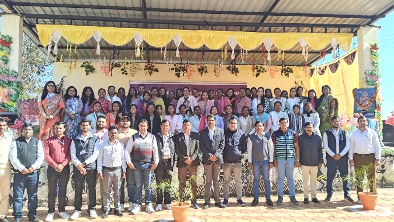 नारी शक्ति का प्रेरक मंच: एकलव्य आदर्श आवासीय विद्यालय सन्ना की पूर्व छात्राओं ने अलुमनी मीट–2025 में साझा की उपलब्धियाँ, 58 बेटियाँ बनीं विद्यालय की गौरवगाथा