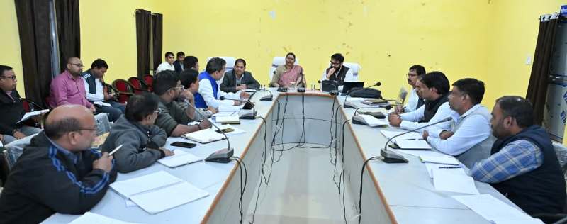 पत्थलगांव में सड़क और अवसंरचना परियोजनाओं की उच्चस्तरीय समीक्षा: विधायक गोमती साय व कलेक्टर रोहित व्यास के निर्देश—विकास कार्यों में देरी बर्दाश्त नहीं, समयसीमा में पूरा करना अनिवार्य