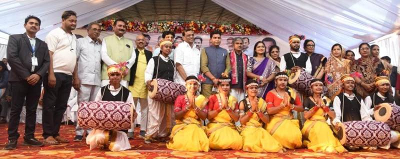 शिक्षा, संस्कृति और विकास एक साथ: पेंड्रावान कॉलेज को नया भवन, विज्ञान सामग्री हेतु 5 लाख और सांस्कृतिक दल को प्रोत्साहन—मंत्री वर्मा ने कहा, ‘लक्ष्य—छत्तीसगढ़ को 2047 तक विकसित राज्य बनाना’