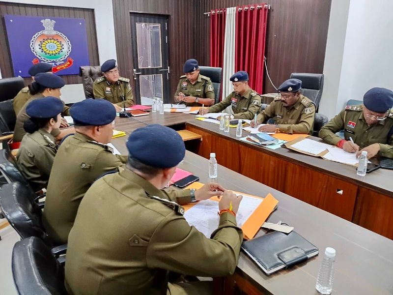 वर्षांत से पहले अपराधों पर सख़्त प्रहार: एसएसपी दुर्ग विजय अग्रवाल ने ली क्राइम मीटिंग, लंबित प्रकरणों के त्वरित निराकरण के निर्देश